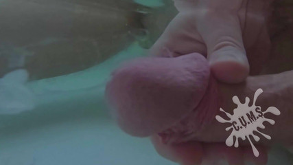 Cum Juggler: C.U.M.S - Närbild och rörelse långsam - Solo cumshot #37