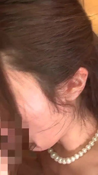 Hinano Satsuki - Newcomer and Former Magazine Model, Takes Her Clothes off for the First Them on Camera