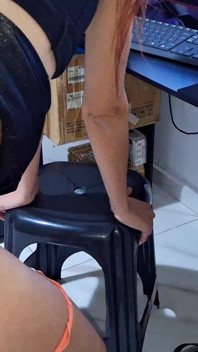 ฉันรูดควยให้กับน้องสาวต่างแม่ของฉัน!