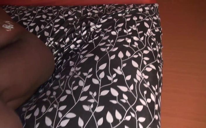 Dirty Dating Live: बड़ा काला लंड बड़े स्तनों वाली छोटी सुनहरे बालों वाली plesure को गांड में देता है pt1