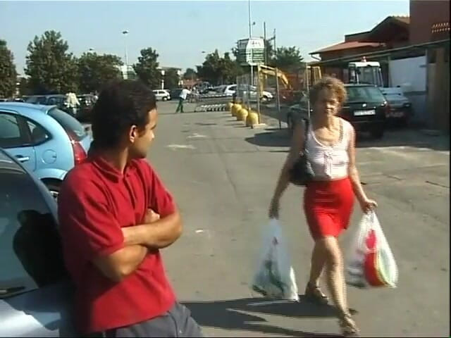 Milf in Love: Niesamowita rażąca i niegodziwa niezdecyduje (Pełny film porno)