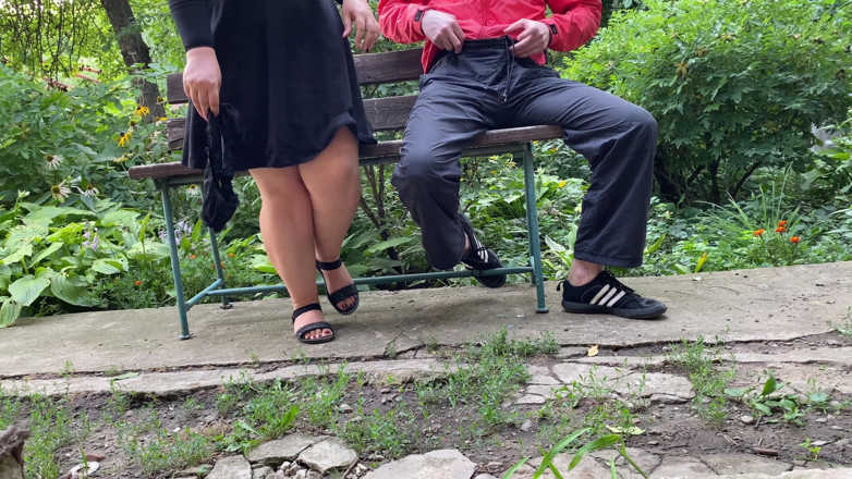 OurFetishLife: 熟女让我高潮，我用手淫达到高潮