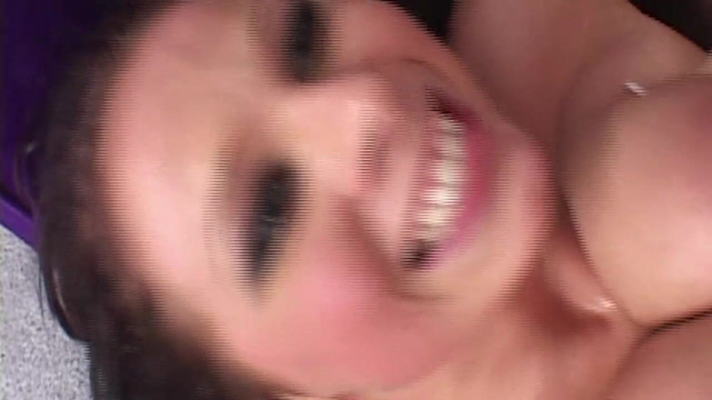 MILFFreaksX: Chwyta jej duże cycki i pieprzy ją