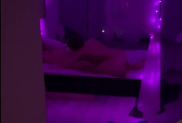 Curry: Rogacz szpieguje swoją żonę