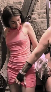 Lesb dom en seksspelletjes met 2 sub-tieners
