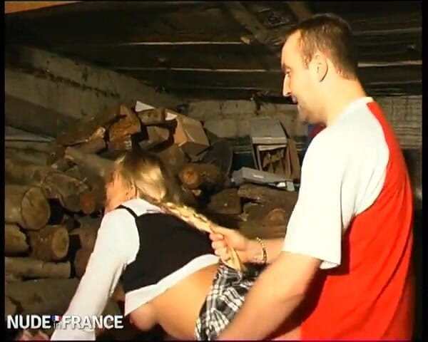 La France a Poil: Home Alone Busty Babe Anal Pounded by the Gardener