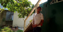 Raba erre elle: Venind acasă el nu mai este un introvertit