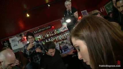 Public Disgrace by Kink: Impresionante total