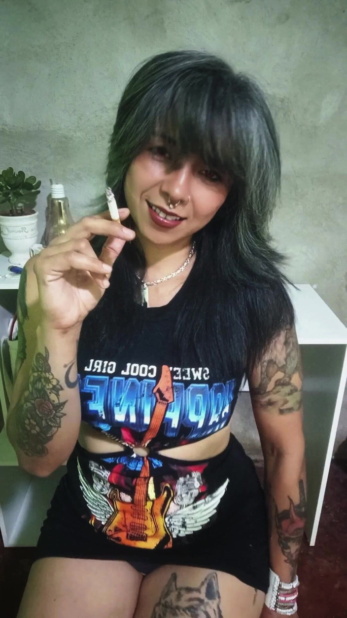 Casia Castro: Come Smoke with Me