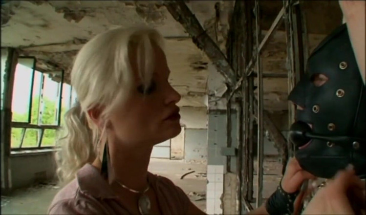 Absolute BDSM films - The original: Ponižující vosková hra a bičování