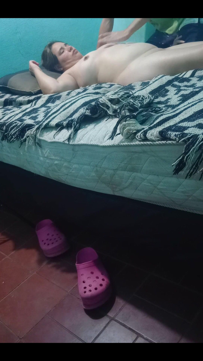 Fitcure1: Entspannende massage für mein molliges mädchen