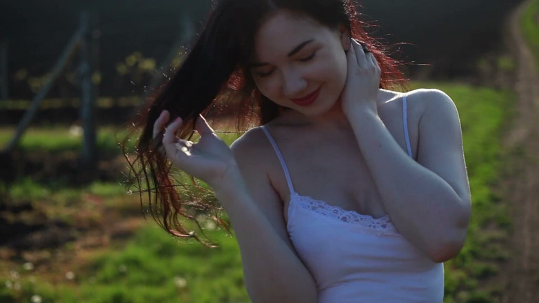 XCZECH: Daphne Angel - gün batımında Vinyard