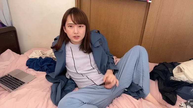 Love Minami: お気に入りの私服を紹介しながらオナニー