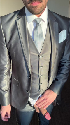 Master Shiny Shoes: Le marié se branle dans une chambre d’hôtel