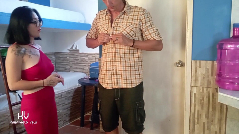 KarameloVzla: เซ็กซี่ ช่างตัดเสื้อวัดควยลูกค้าเพื่อทำสูทพิเศษ