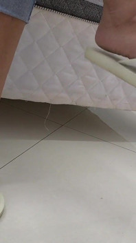 I piedi a penzoloni culone