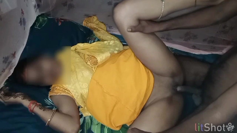 Sital: Indisches jungfräuliches college-mädchen fickt erstmals video