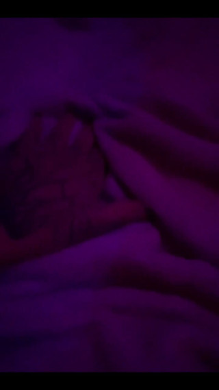 Lil Puddles: Ich liebe es, mit meinem kitzler zu spielen