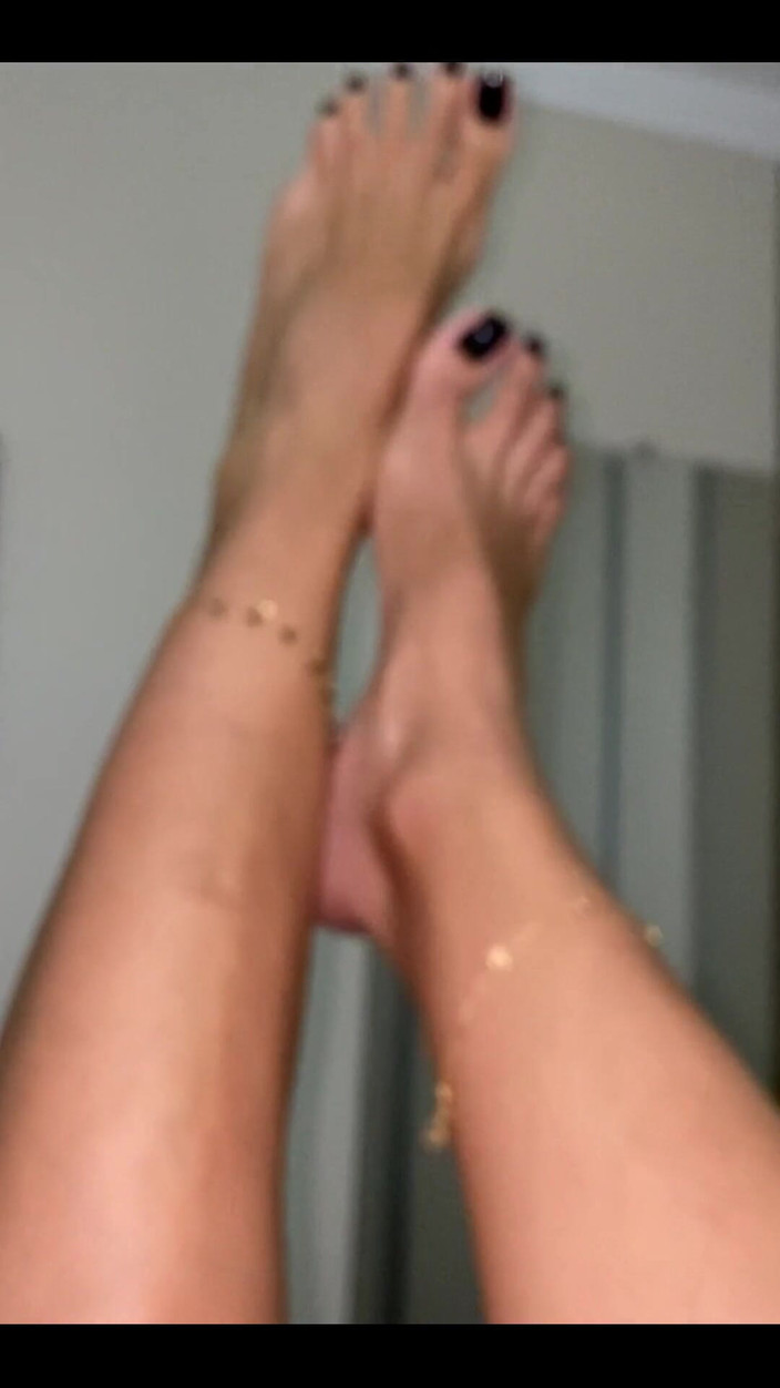 KiffaFeet: ポルトガル語でのおはようからかい