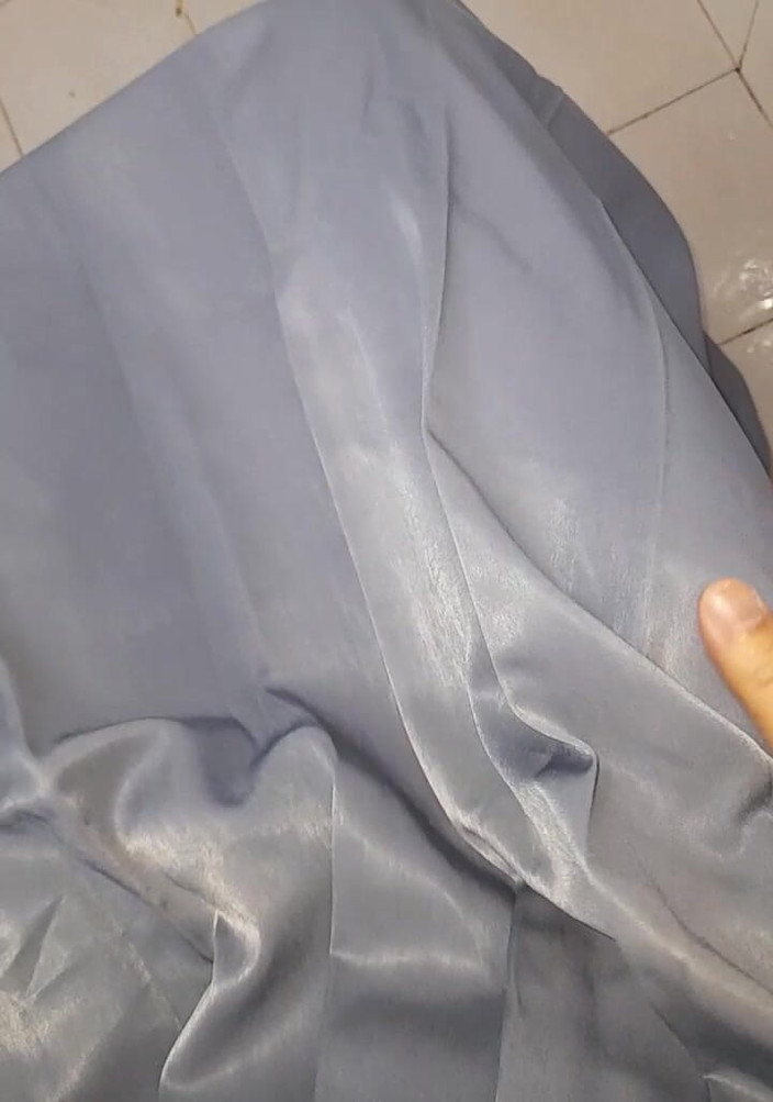 Naomisinka: Masturbuje s šedou vysokoškolskou sukní (rok Abú Sma)