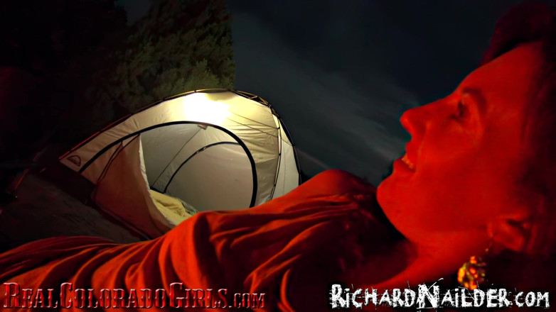 Richard Nailder Hardcore: Si rambut merah comel melakukan pengalaman dubur ke mulut dan...