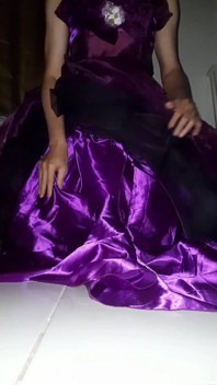 Saten mor ballgown mastürbasyon