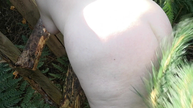 Bouncy Tits Action: Spank me with Christmas tree outdoor