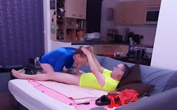 Spike Essex: Un couple britannique mature se fait sodomiser sans capote