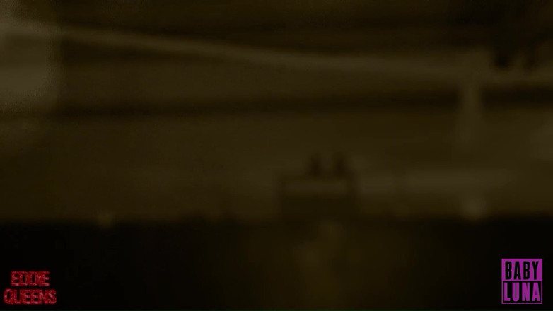 Eddie Queens: 4부를 볼 수 없는 바깥에서 그의 자지를 빨아