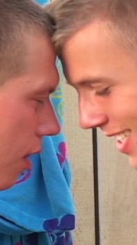 Hunky, Hung Kolesi potrzebują czasu nad jeziorem na seks!