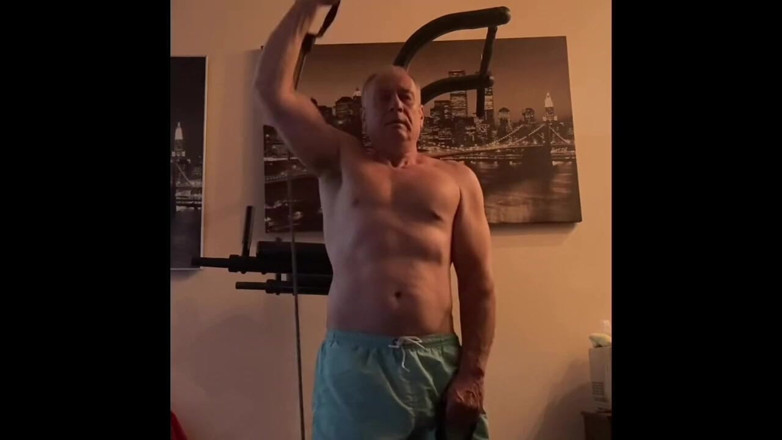 Alex Art: Film na siłowni