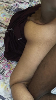 Kakak ipar india lagi asik nyepong kontol dan ngentot sama kakak ipar india!