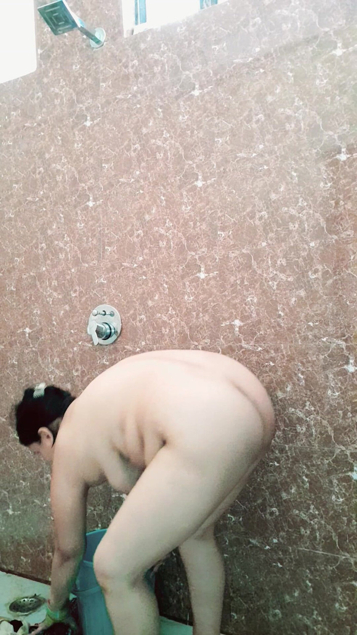 Puja555: Сцена с ванной с Пуджа Бхабхи