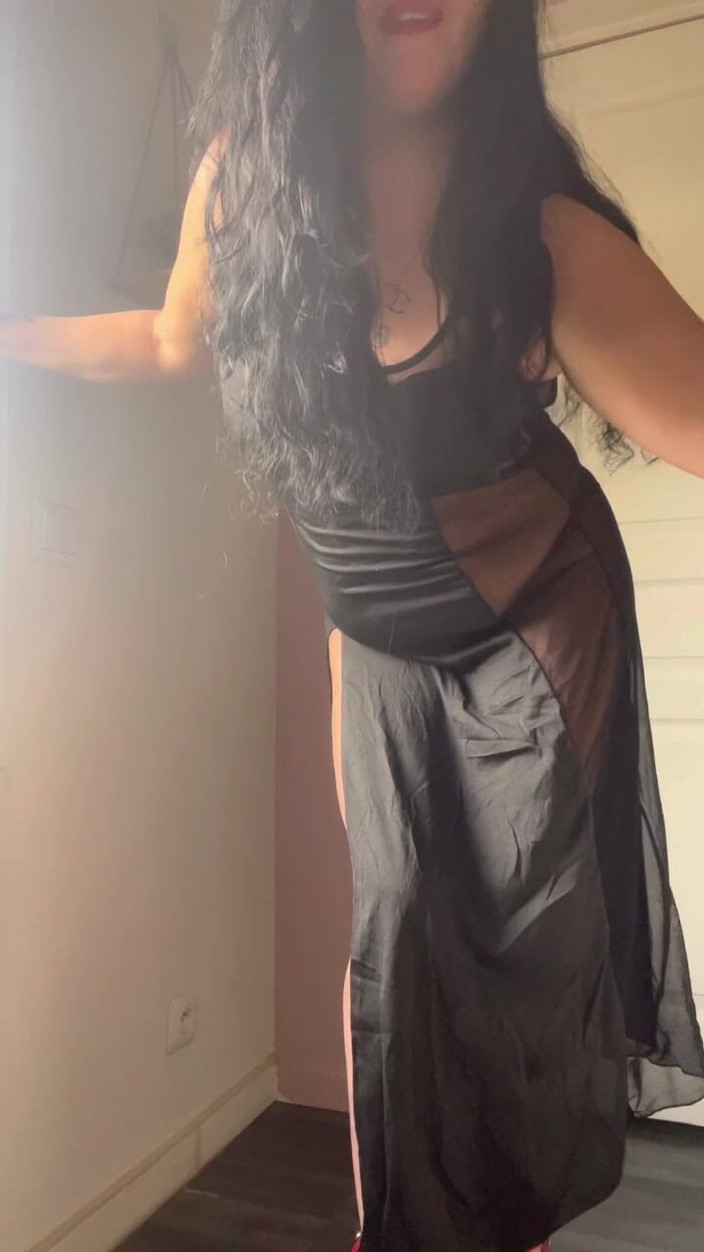 Maitresse Clara: 私の優位の前で、あなたはとても小さく見えます