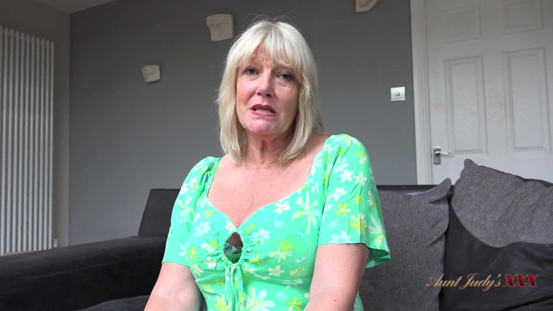 Aunt Judy's XXX: TanteJudysxxx - ontmoet je rondborstige rijpe hospita mevrouw Amy (pov)