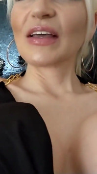 Deutsche Luxus MILF: Total Geil!!