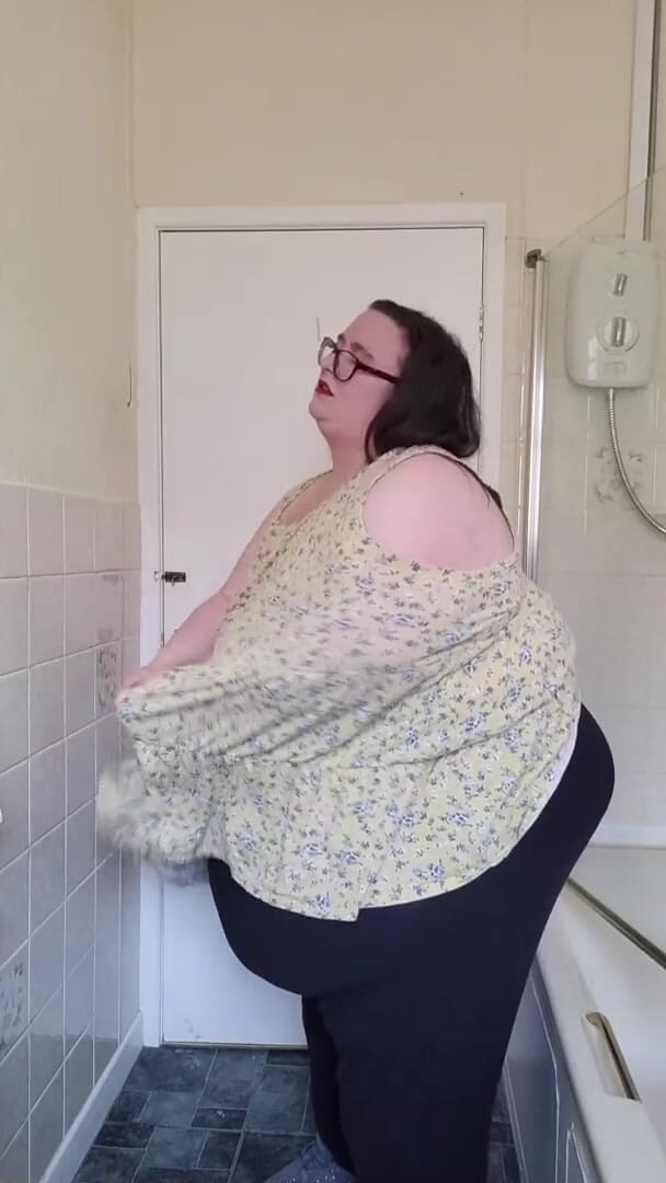 SSBBWLadyBrads: Hot girl summer is over part 2