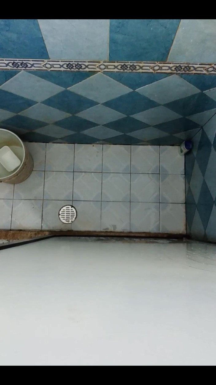 Karmicoxv: Puse mi teléfono celular en el baño de mi cuñada...