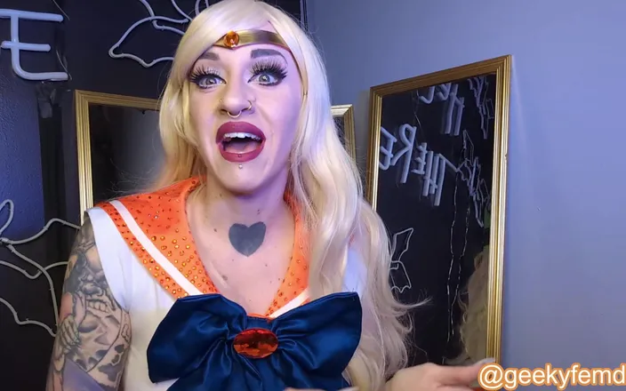 Geeky Femdom: Il marinaio venus cucks tuxedo maschera