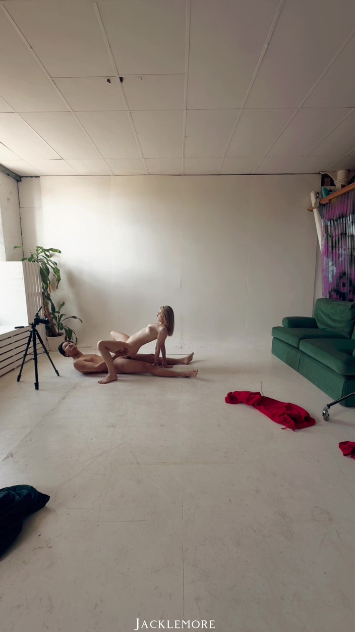 Jacklemore: BTS Dolly Love การถ่ายภาพ ดูดควยและเย็ดดิบในสตูดิโอ