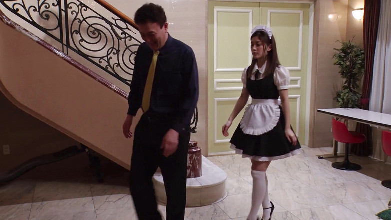 Caribbeancom: Une soubrette asiatique sexy donne du plaisir aux grosses bites 2...