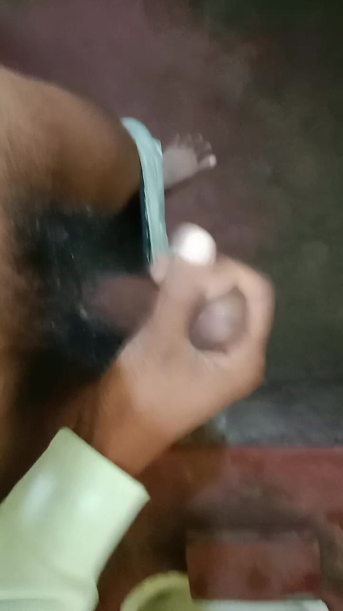 Kala Desi: Sedím sama a třese se