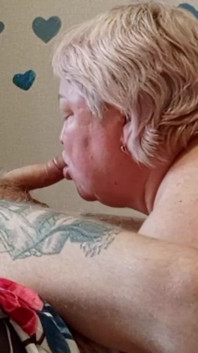 Schwanzlutschen und heißes sperma