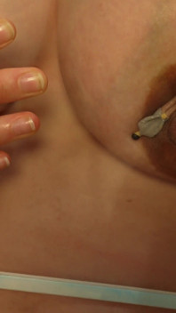 Pov kecil molek Giantess Presses Terhadap Kaca