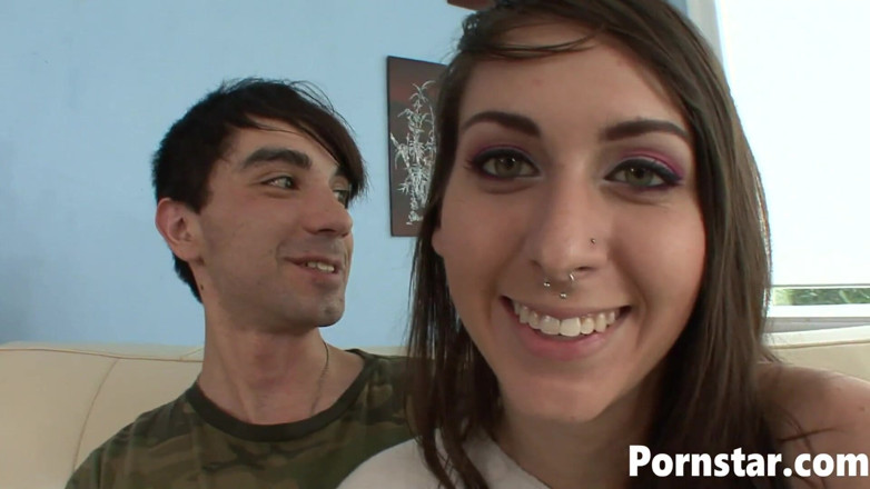 Pornstars: Luna Katsuen dijolok pantat dengan kasar