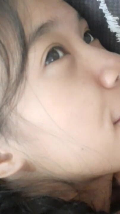 creamberryfairy: Seninle flört ediyor