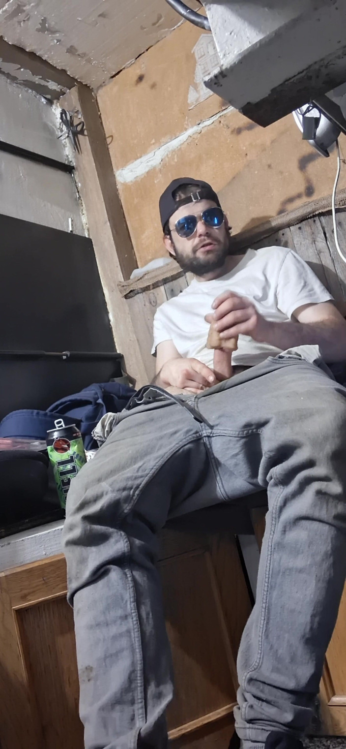 jerkofflover: Masturbujem V Bielom Tričku a Rifliach Kompilácia Z Týchto Videí