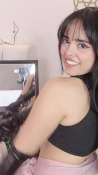 Switching Body with Jennie Gloves Fetish