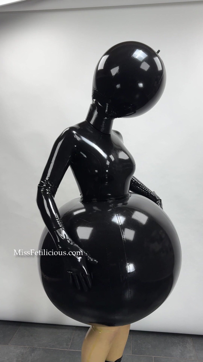 Miss_Fetilicious: Что думаешь о моём надувном платье?