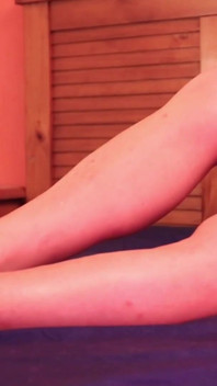 Jeu De Pied Sensuel Avec Mon Amie - Moment Intime Et Complice
